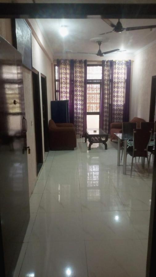 Mufis Homestay, Emerald Compound, New Palam Vihar-2 Gurgaon Exterior photo